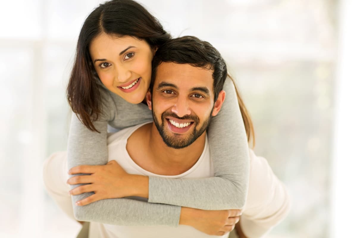 Composite Veneers vs Porcelain Veneers: Which Lasts Longer?