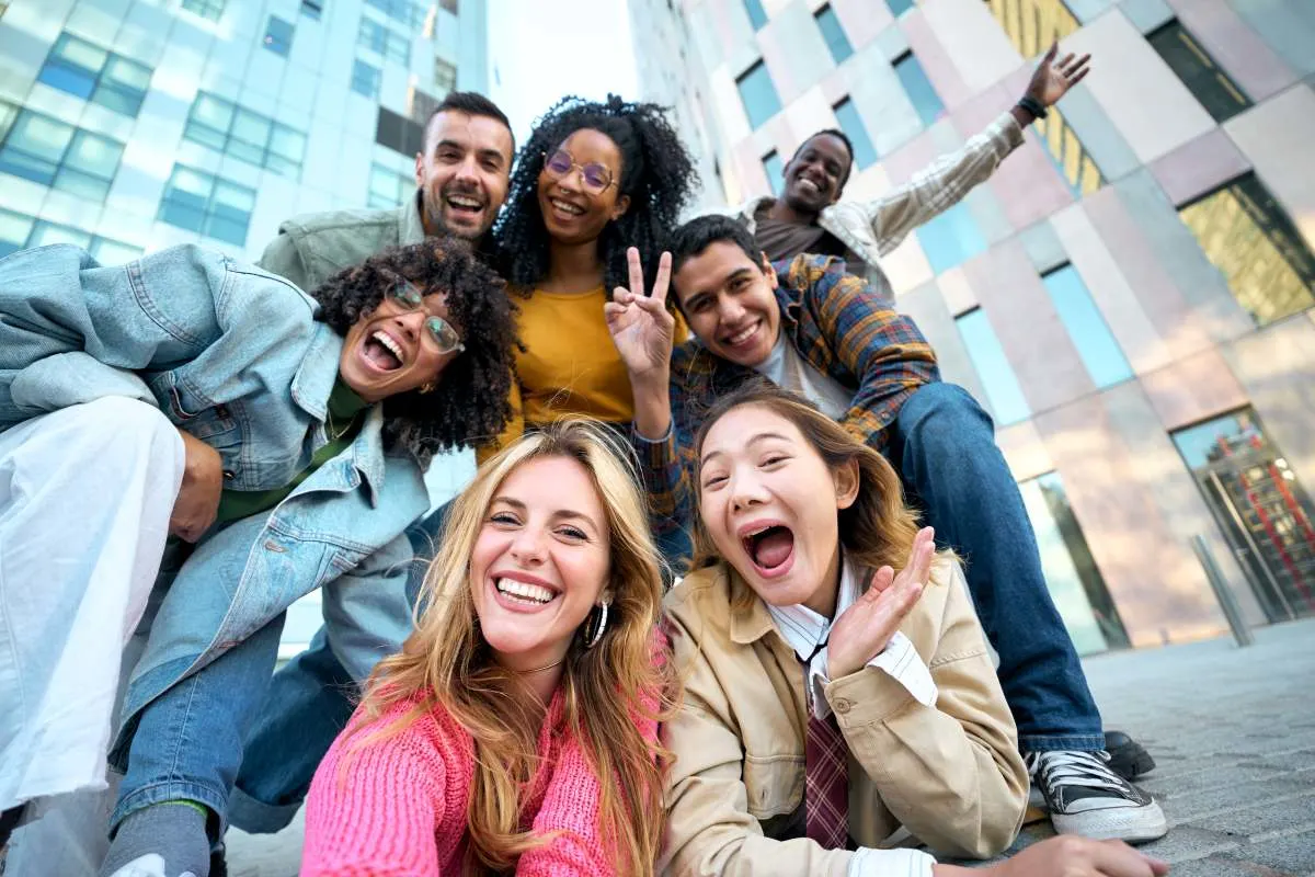The Social Media Smile: Why Influencers Are Choosing Aligners Over Veneers in 2026