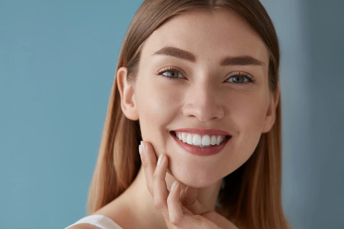 How to Fix Peg Laterals with Aligners and Bonding: A Combined Approach