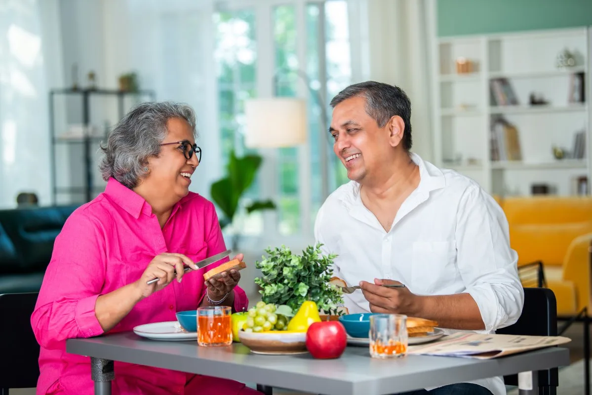 Retainer Hygiene: How to Remove Plaque and Calcium Buildup