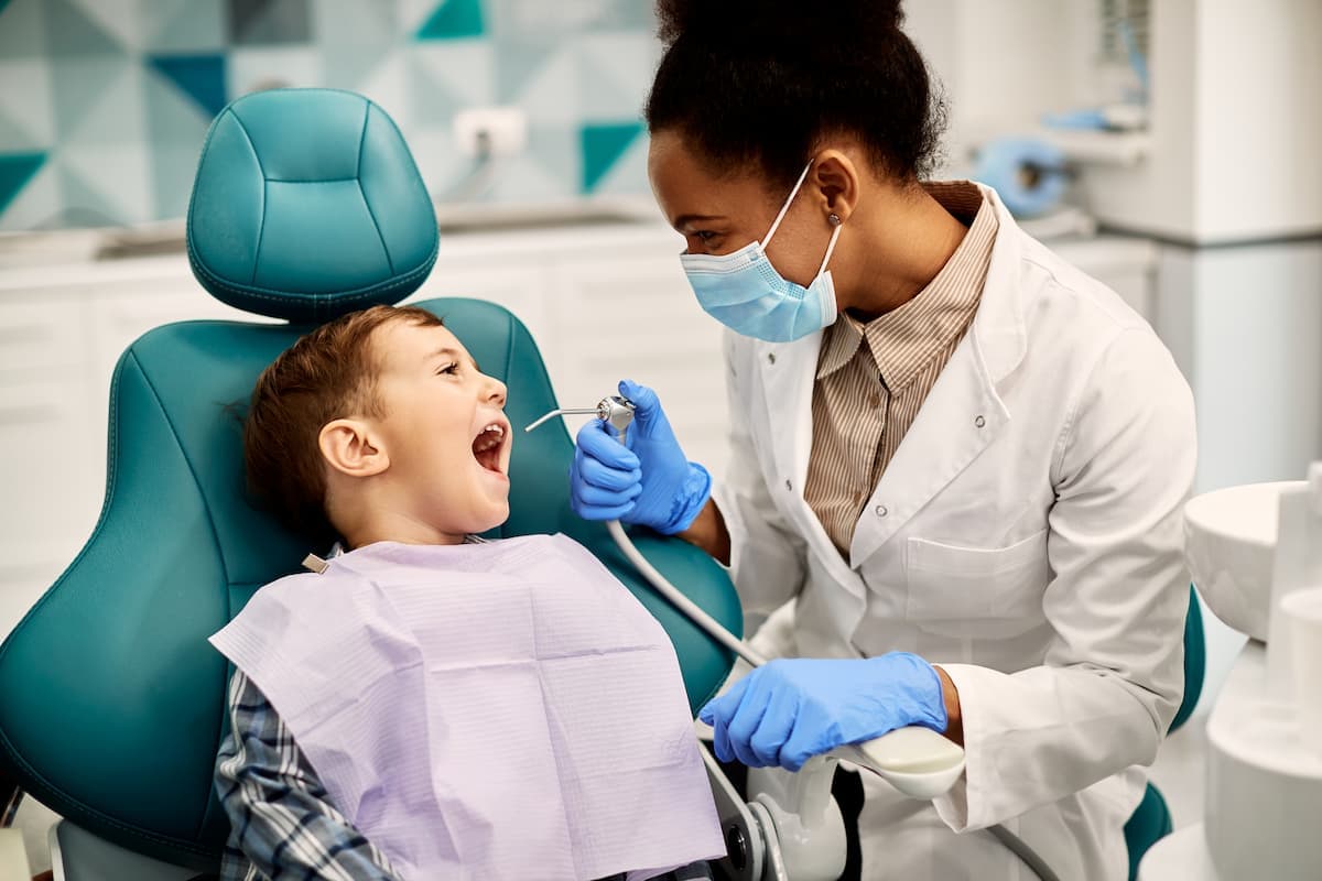 Back Teeth Cavities: Causes, Signs and Treatment Options